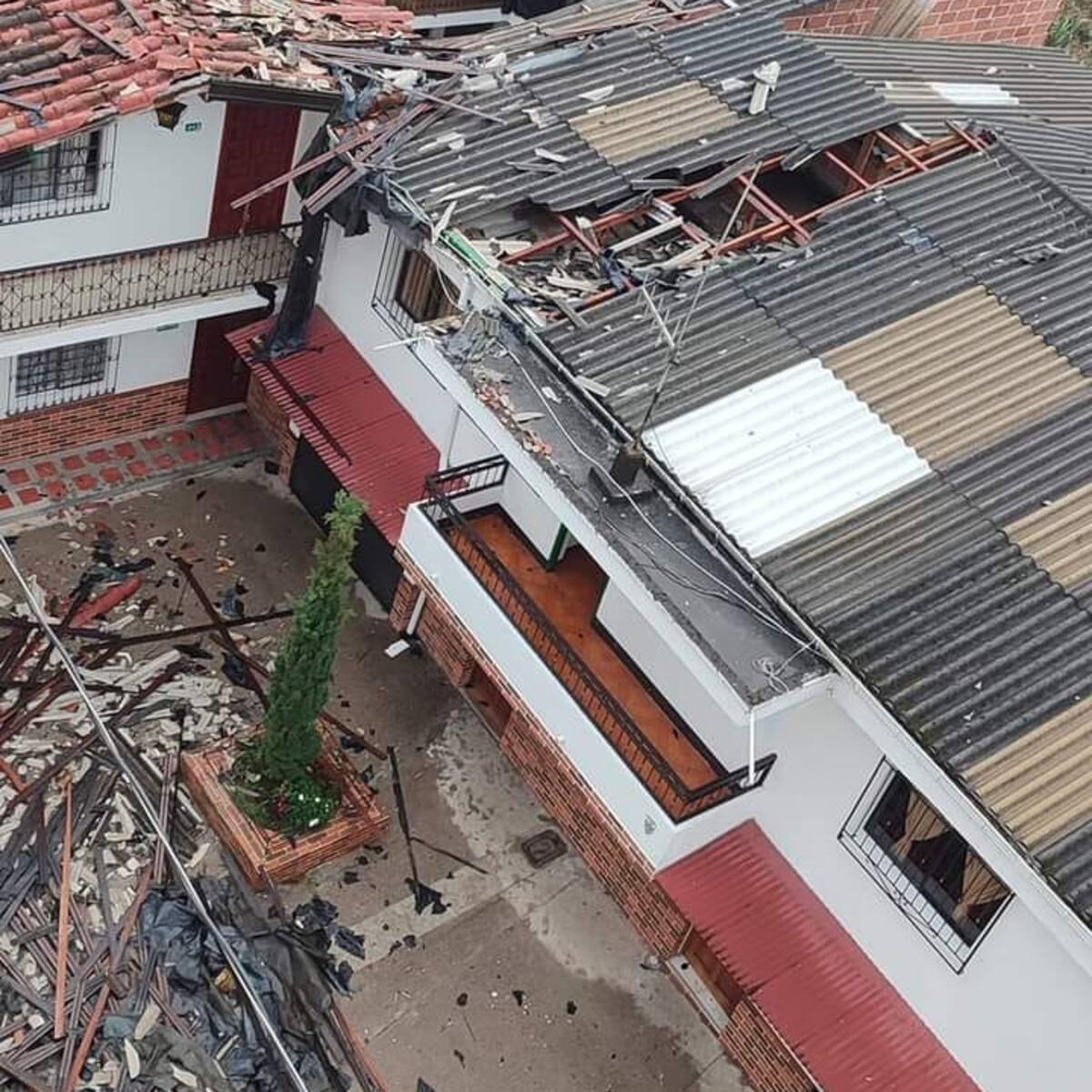 Ciento treinta y cinco familias damnificadas por el fuerte vendaval en Nariño, Antioquia