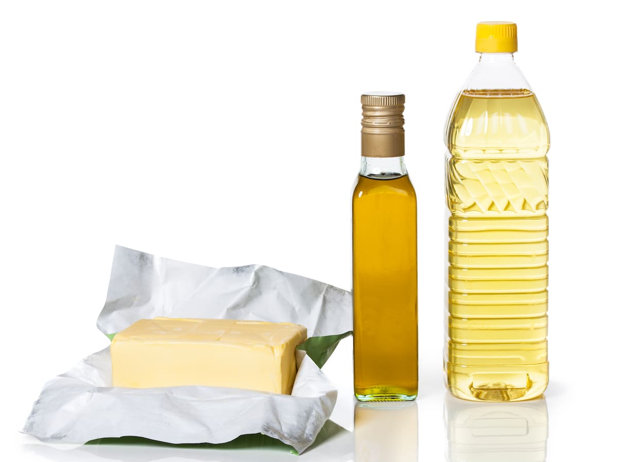 ¿Qué es más saludable, cocinar con mantequilla o aceite? Esto respondieron expertos
