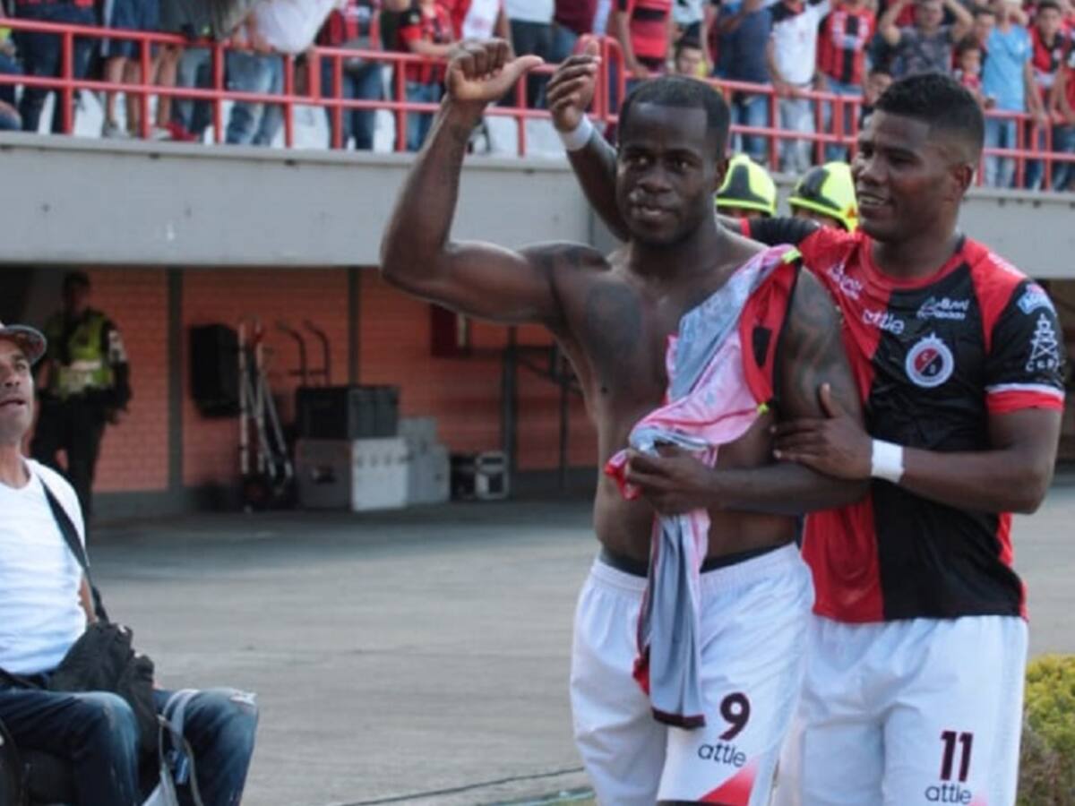 Carmelo Valencia, un 'TBT' y una fuerte "pulla" a José Augusto Cadena