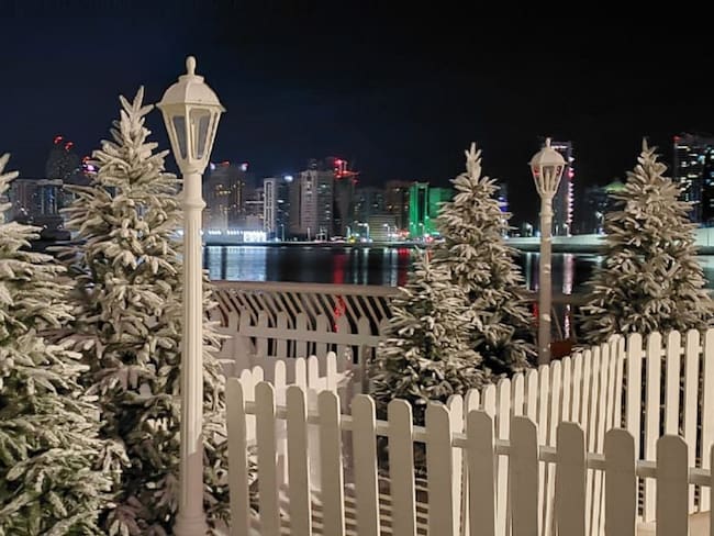 Dubái celebra la Navidad con música, luces y mucho color