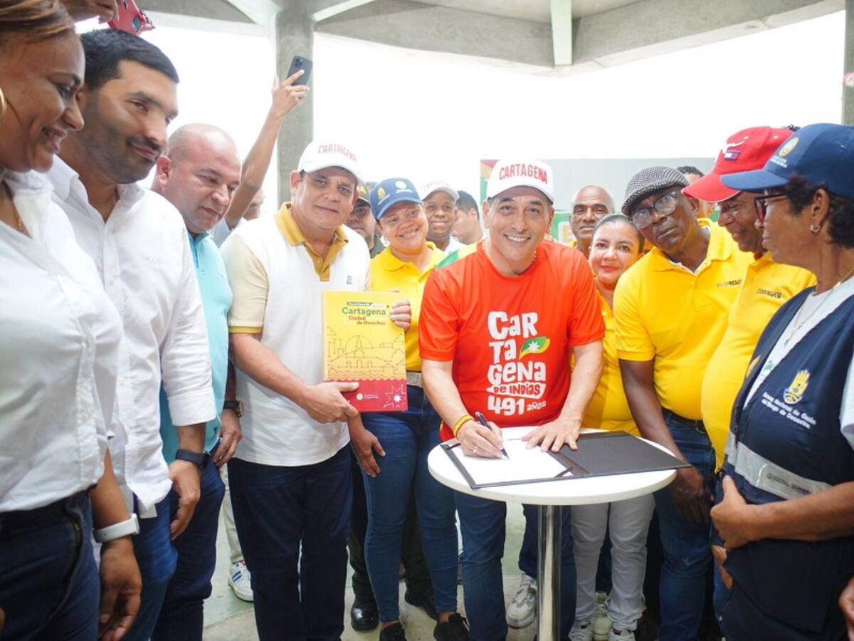 Alcalde Dumek sancionó el Plan de Desarrollo Distrital 2024-2027 en Barrios Unidos