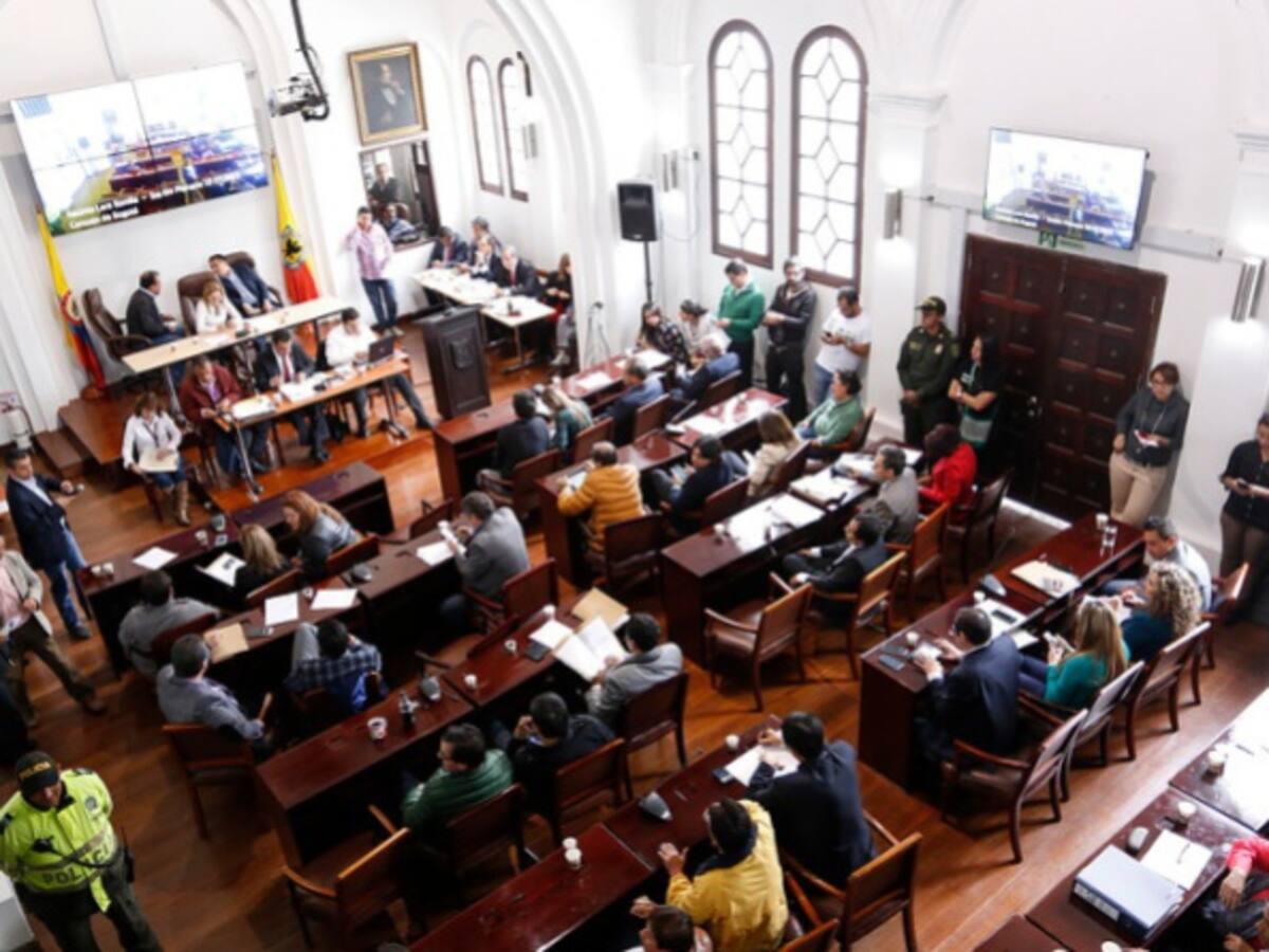 Concejales de Bogotá piden investigación en la Uaesp por escándalo de cementerios