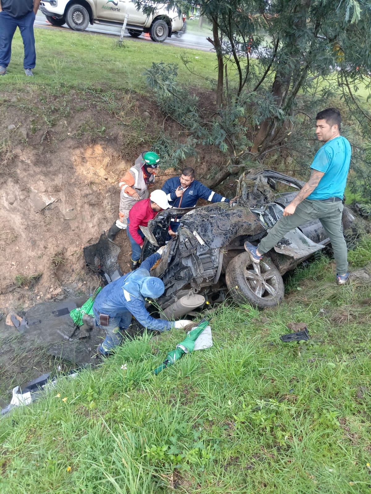Grave accidente de tránsito en la vía Bogotá-Briceño deja un menor muerto. 
