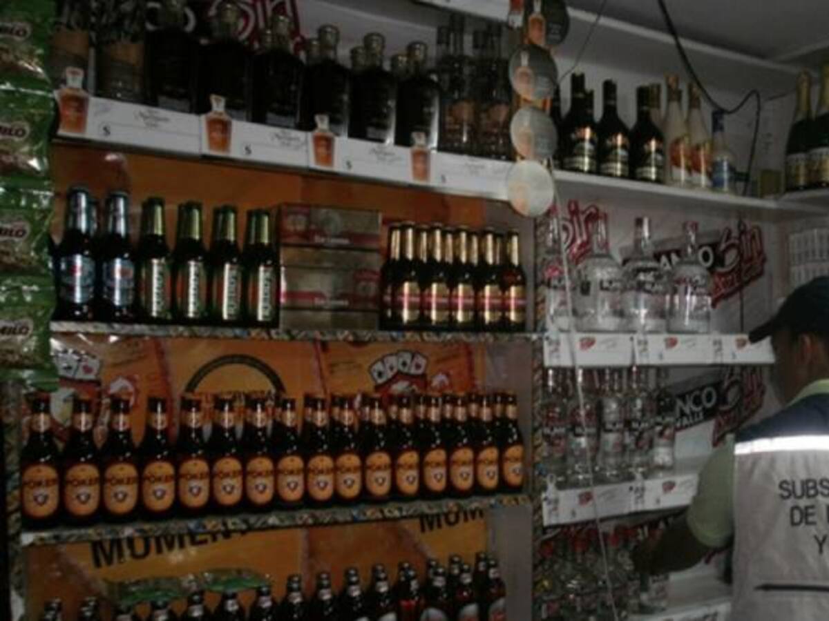 Decomisan licor ilegal y cigarrillos de contrabando en norte del Valle