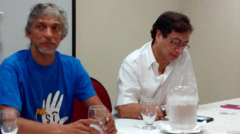 Exalcalde Gustavo Petro de visita en Barranquilla