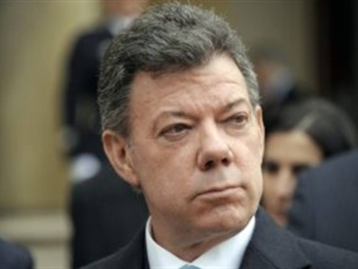 Se desploma la imagen del Presidente, el Congreso y la Justicia