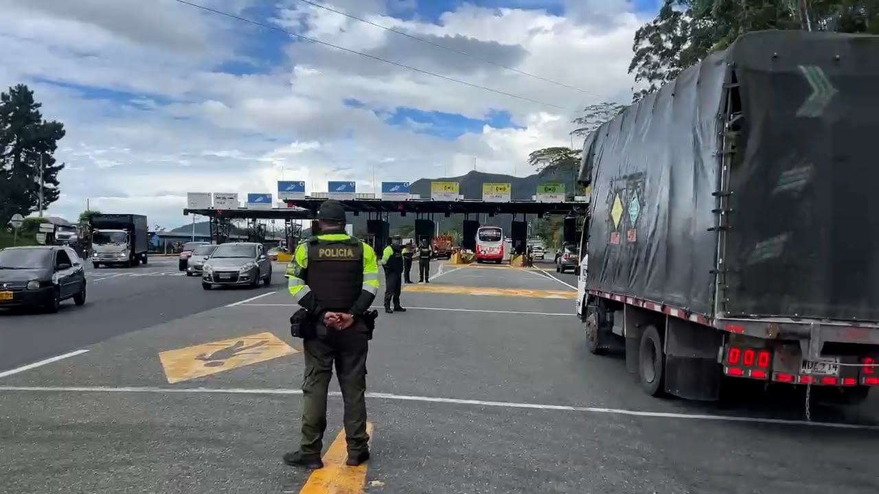 Control de Tránsito y Transporte en vías de Antioquia. Foto: Cortesía Policía Antioquia
