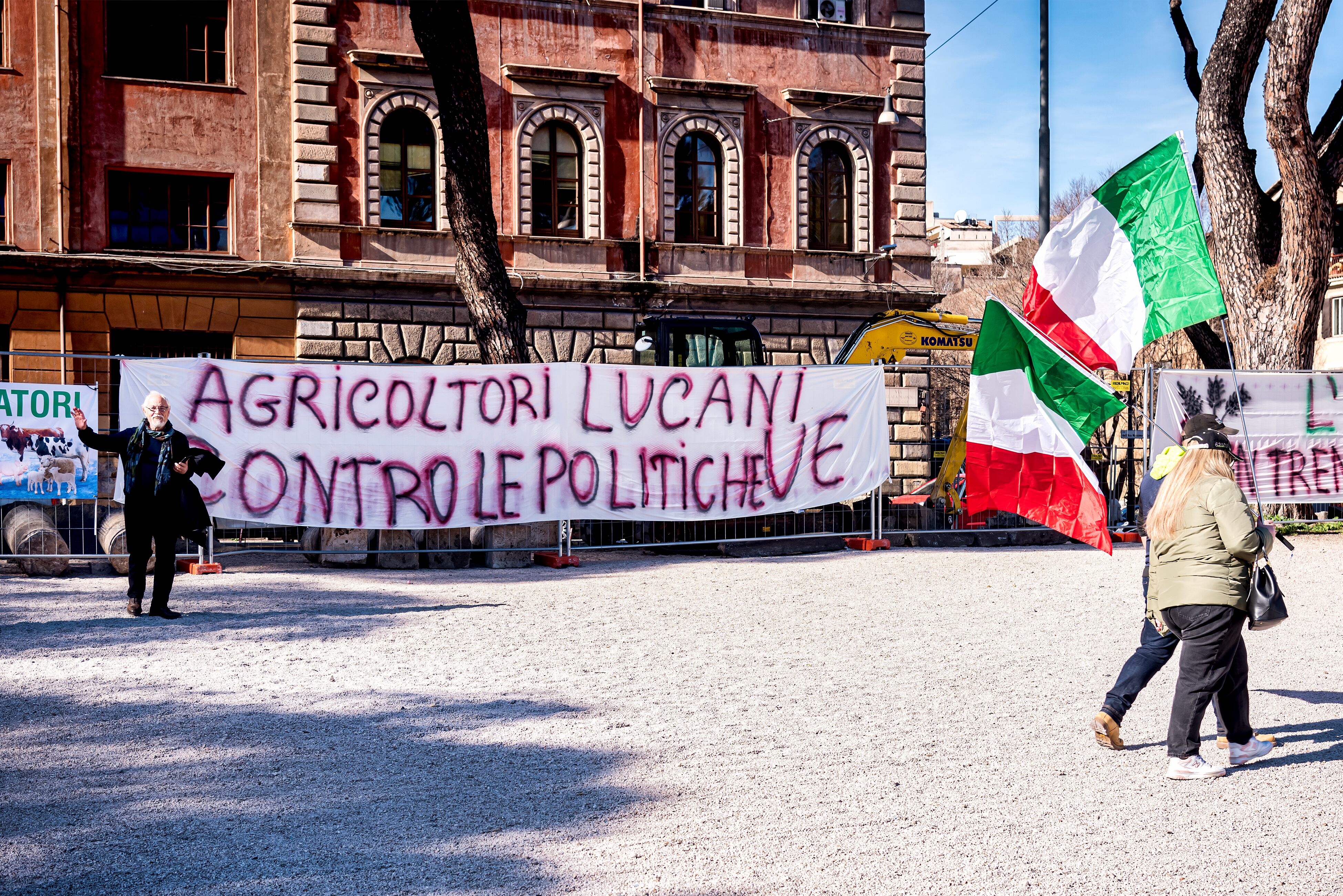 ROME, ITALY - FEBRUARY 15: Farmers gather at Circo Massimo to protest against EU agriculture policies on February 15, 2024 in Rome, Italy. Italian farmers, from various Italian cities, gathered together in Circo Massimo to protest against the policies of their government and the European Union, as they demand more economic aid. (Photo by Stefano Montesi - Corbis/Corbis via Getty Images)