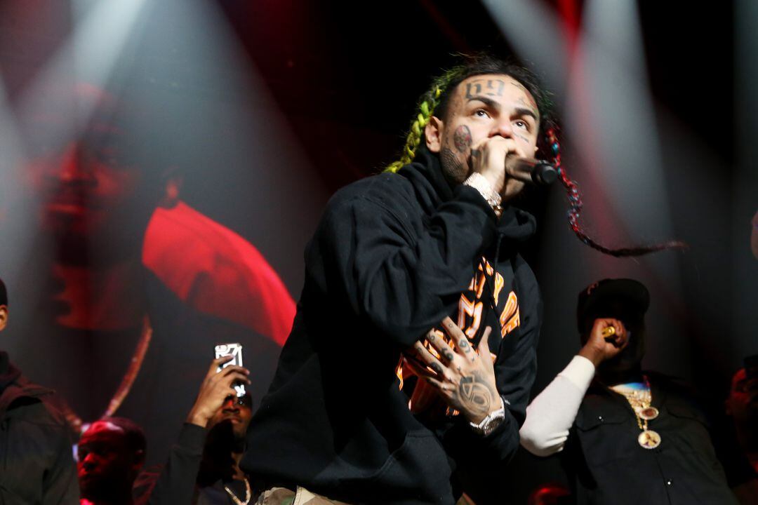 El rapero 6ix9ine podría pasar mucho tiempo en prisión