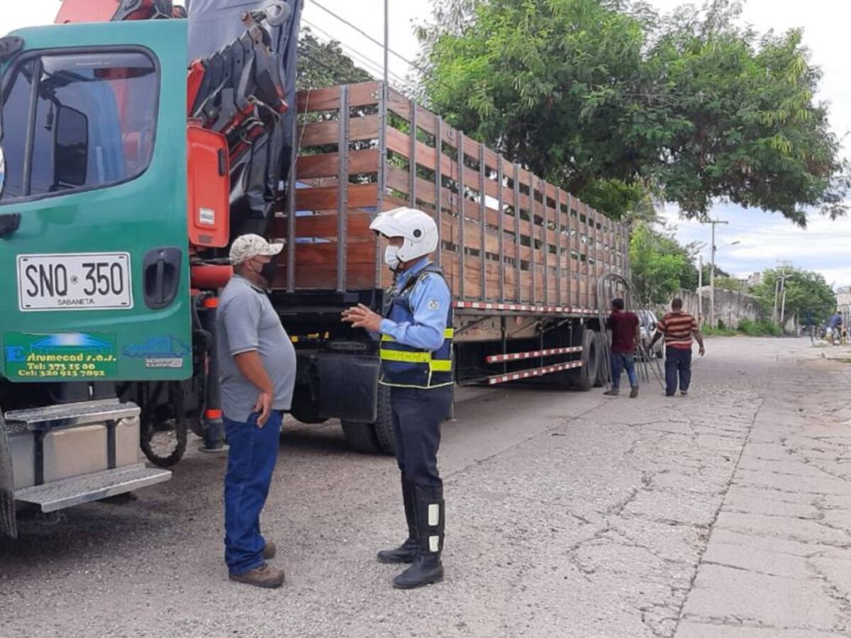 15 comparendos por mal parqueo e incumplir normas de tránsito en Cartagena