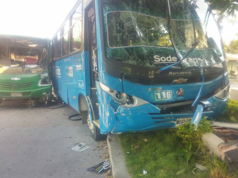 El accidente se registró en la calle 90 con carrera 49C esquina, sector aledaño a la Universidad Autónoma del Caribe.