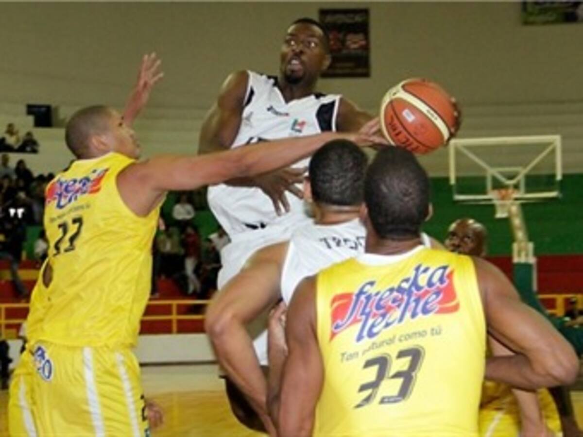 Guerreros y Búkaros se perfilan como finalistas en la Copa Invitacional