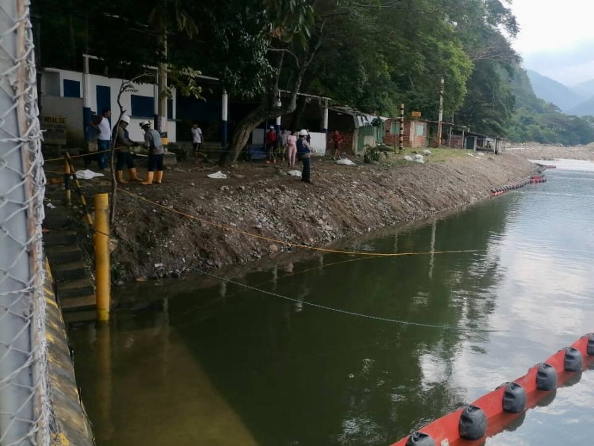 Autoridades ambientales controlan derrame de crudo en zona rural de Bochalema
