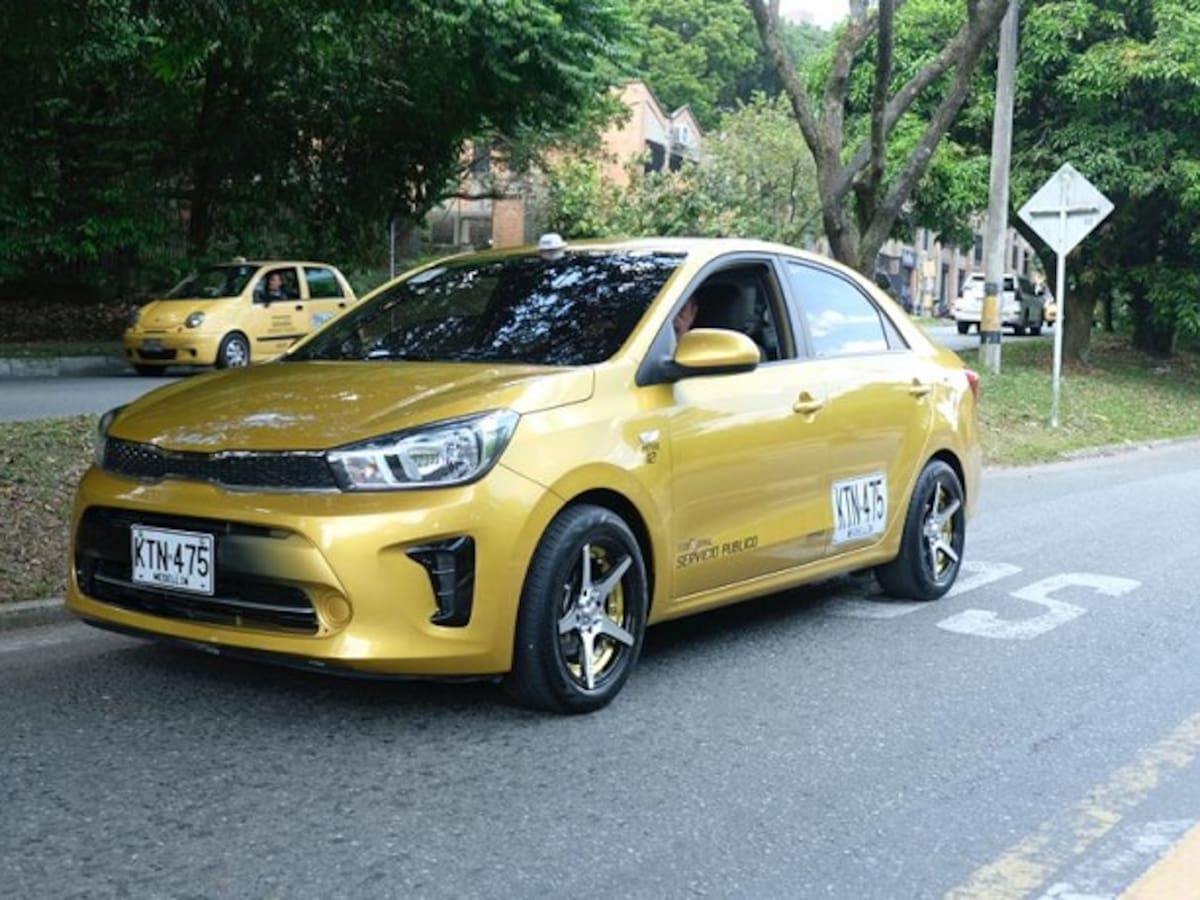 ! Atención ¡ la carrera mínima de taxi en Medellín quedó en $7 mil