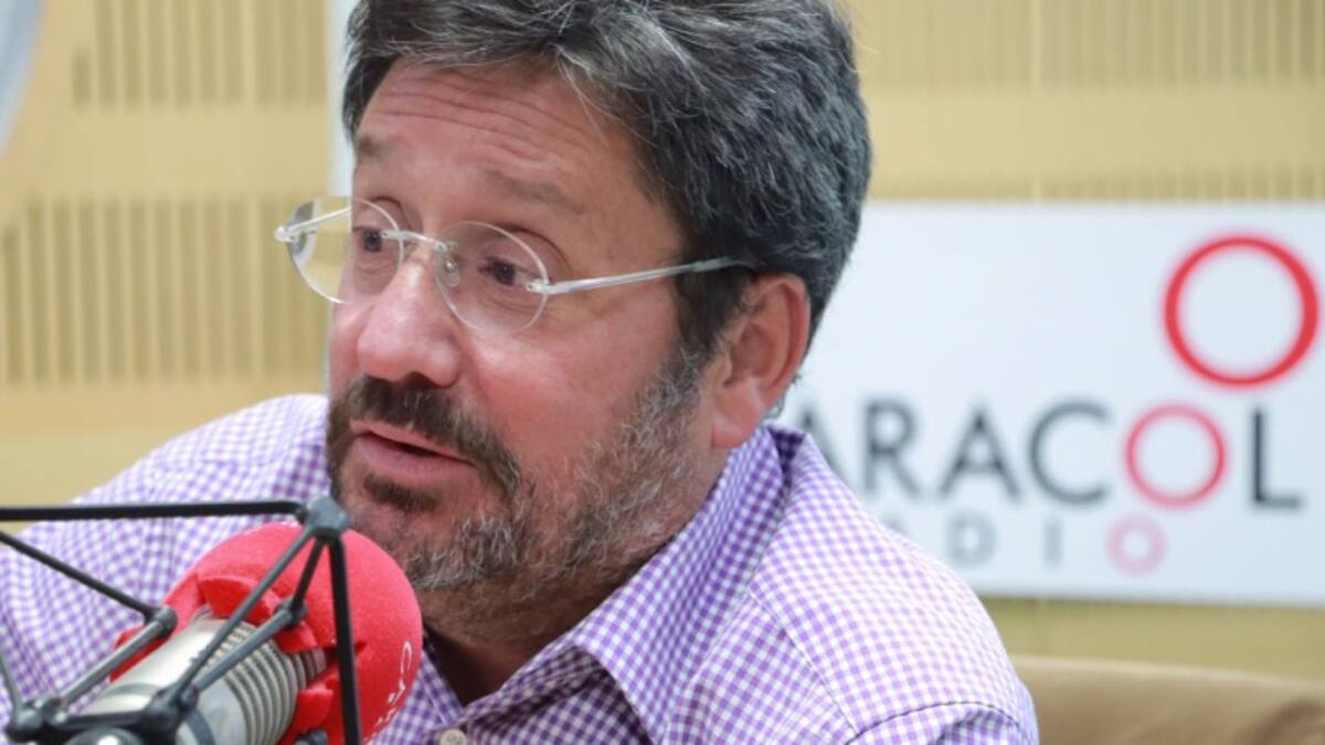 Tenemos un chorro de plata si nos organizamos para presentar proyectos: Pacho Santos