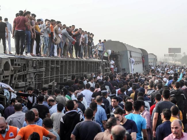 Los egipcios insisten en que los constantes accidentes se deben a la falta de la renovación de las vías ferroviarias.