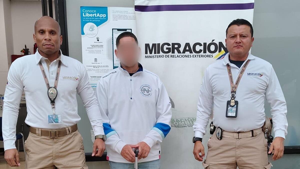 ¡Migración lo hace de nuevo! Inadmitido otro extranjero con riesgo de agresión sexual a menores