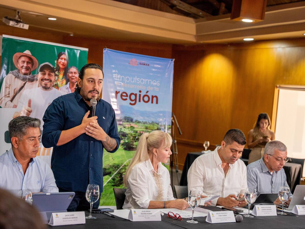 Gobernador de Risaralda entrega panorama preocupante de las obras del proyecto Vías del Samán