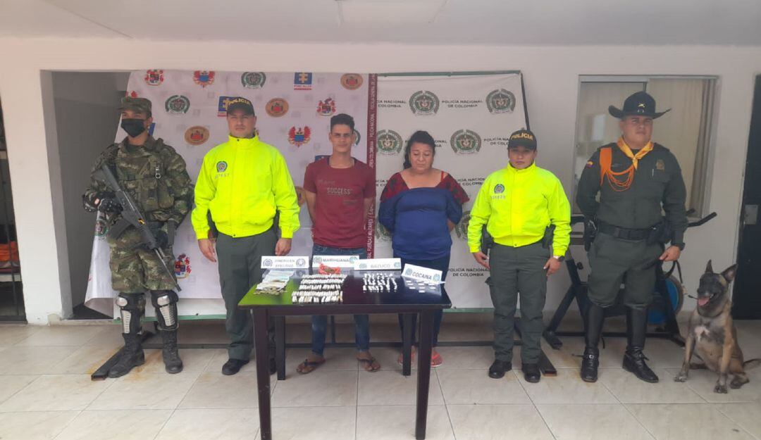 Los capturados al parecer son los mayores distribuidores estupefacientes. 