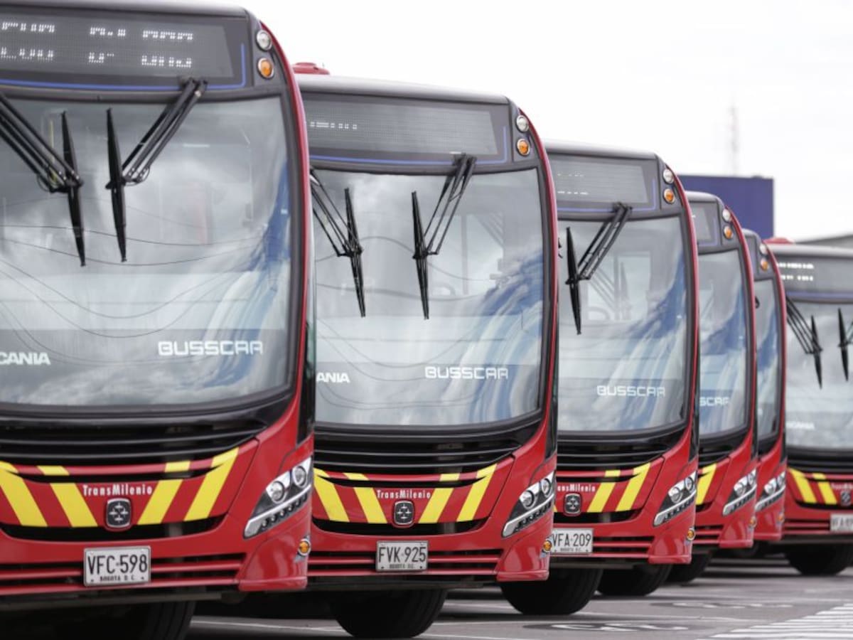 ¿Buses de Transmilenio cambiarían de color?