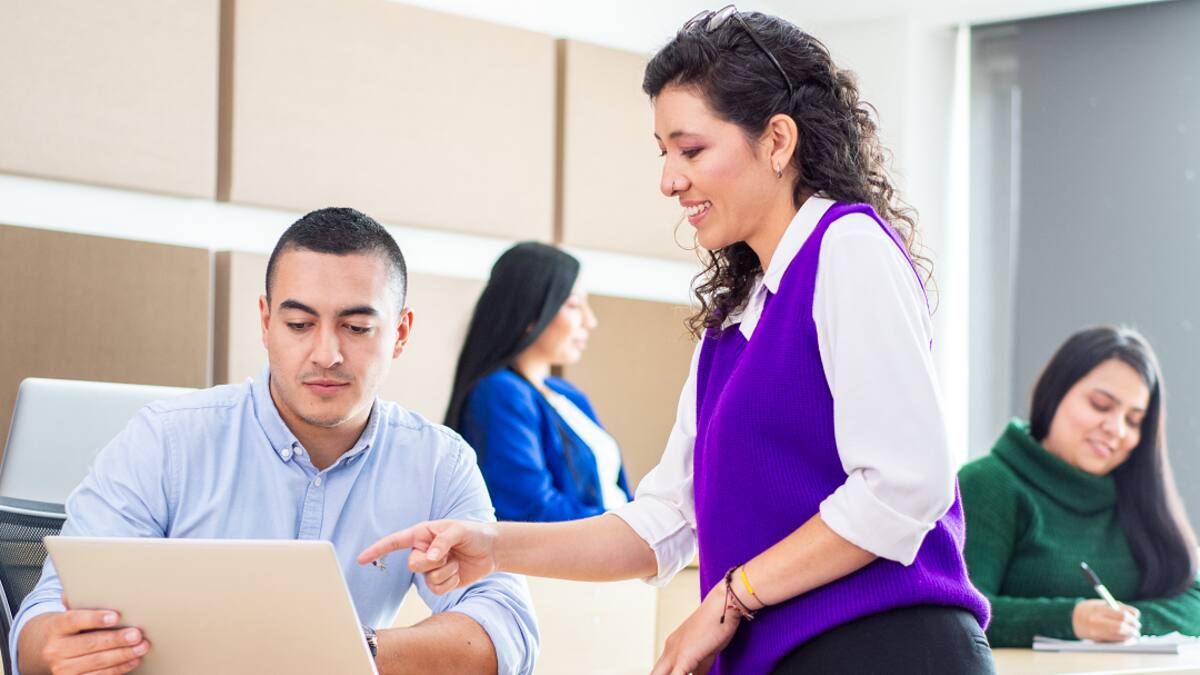 UCC tiene un índice de empleabilidad del 92% para las personas egresadas de sus posgrados