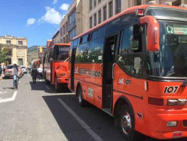 Por segundo día buses paralizan su actividad en Pasto