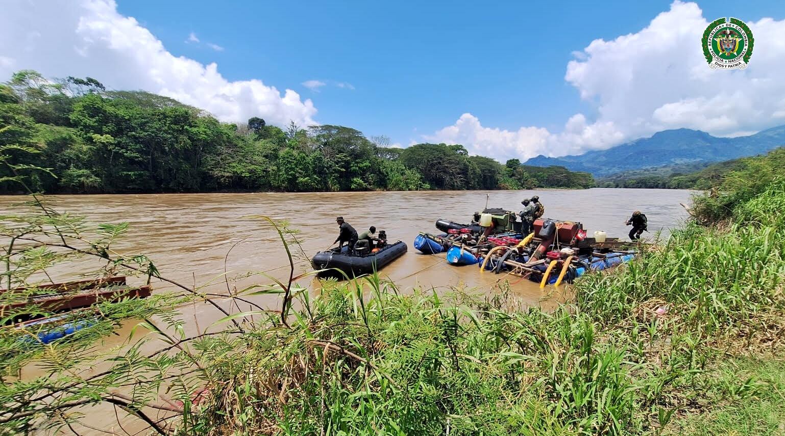 Uno de los operativos se realizó en inmediaciones del río Cauca, en jurisdicción de Bolombolo y Jericó. Foto: Policía.