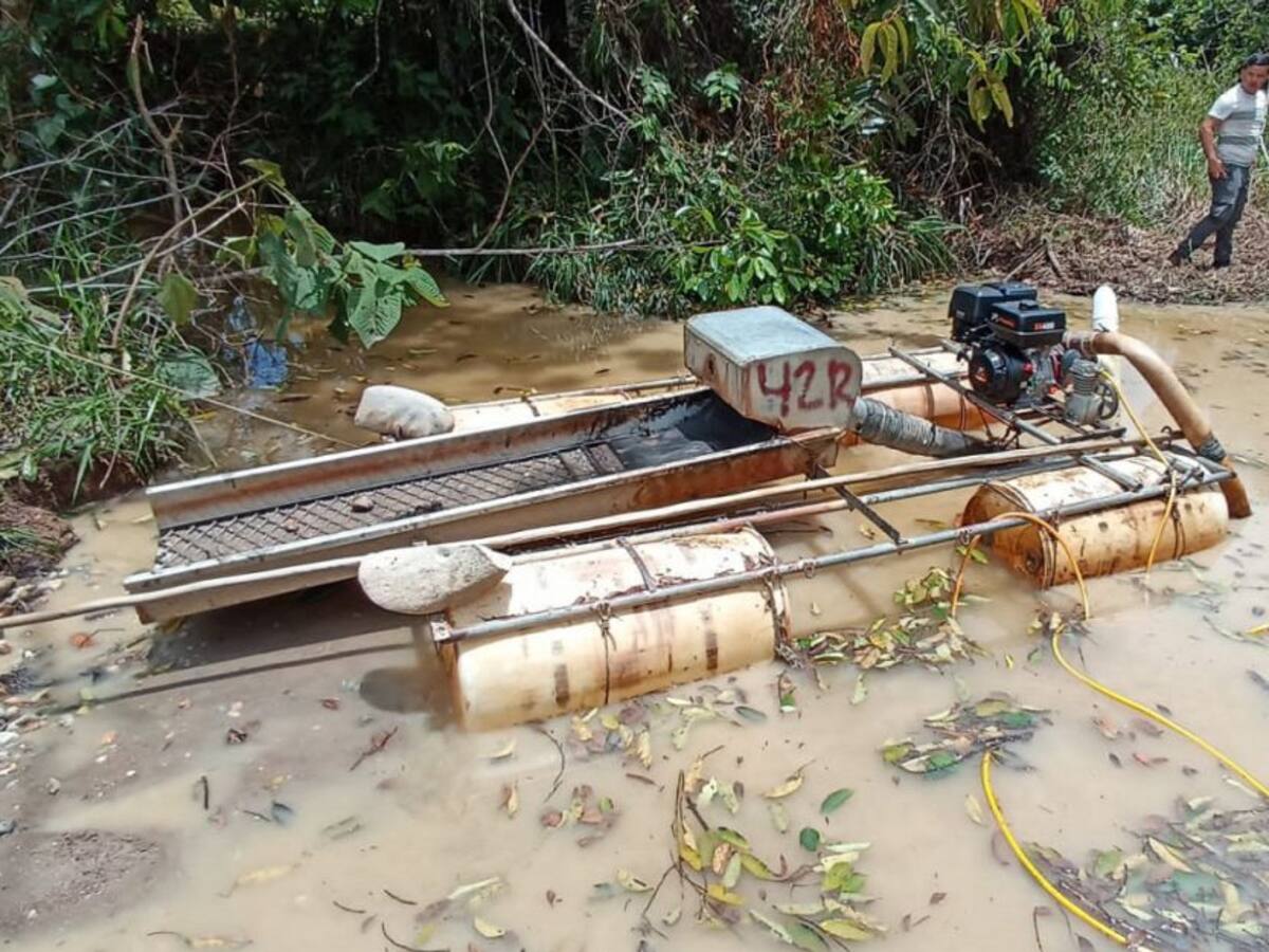 Detenidas dos personas por minería ilegal en Victoria - Caldas