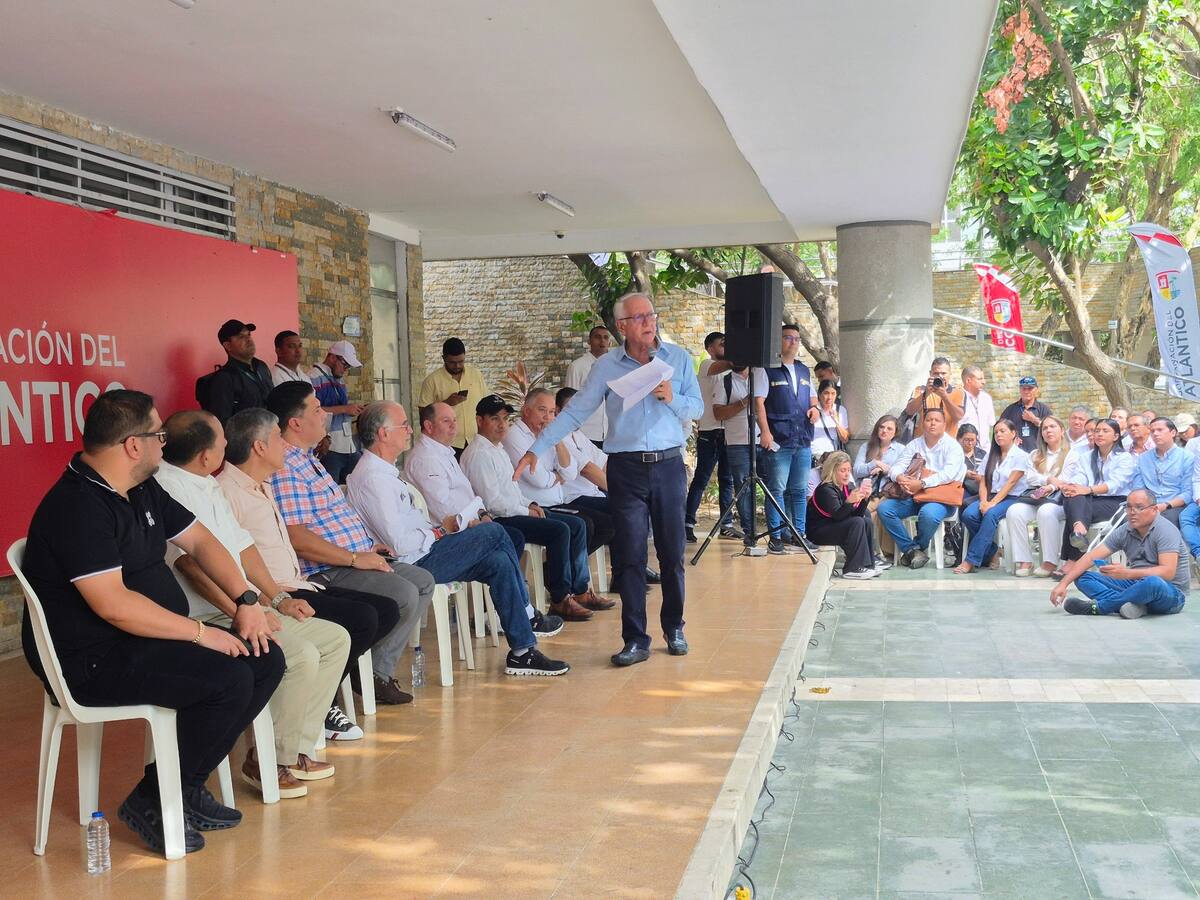 Ministro de Salud arremete contra el sector privado: “¿Dónde está la crisis?”, preguntó