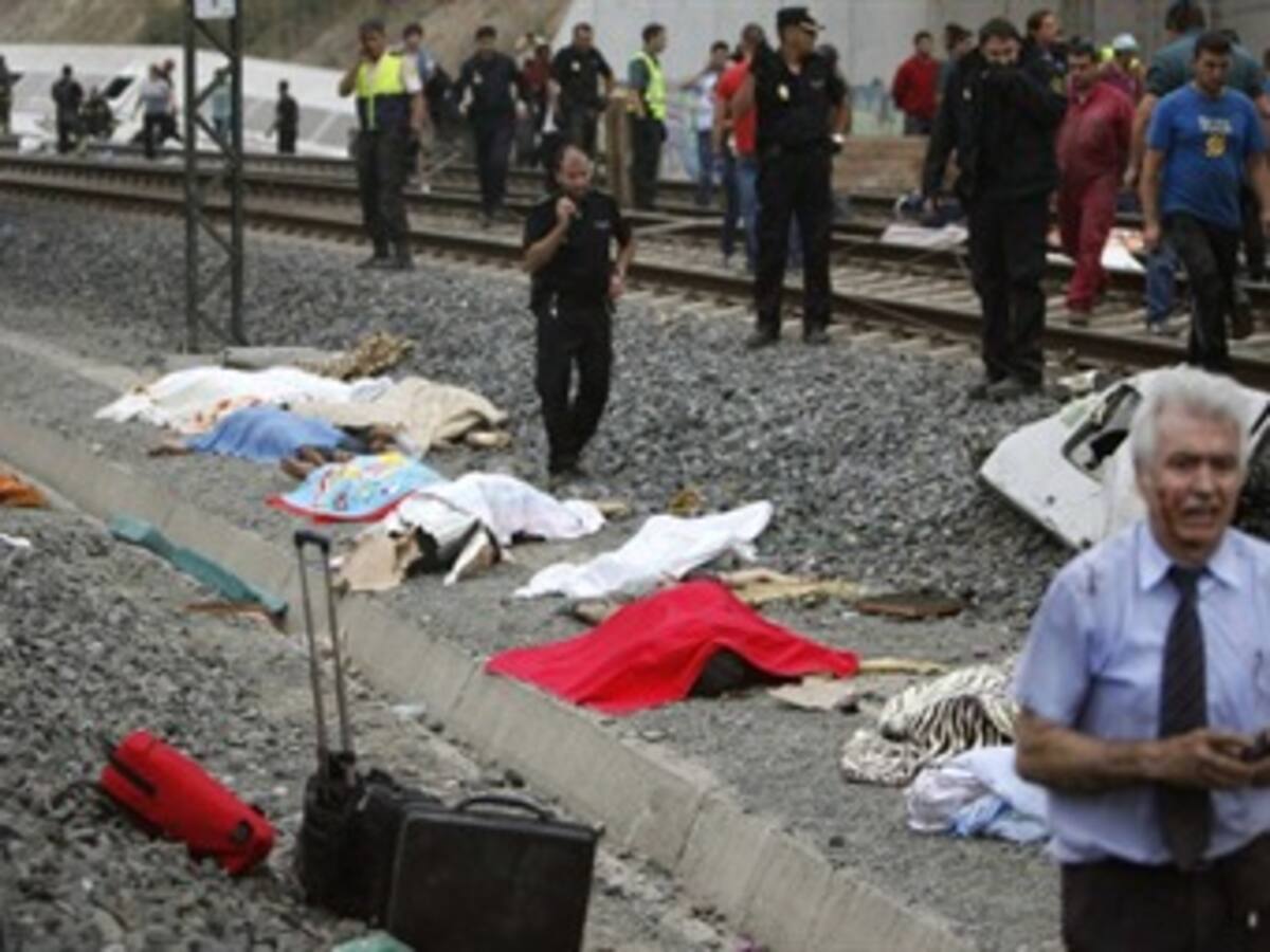 Vea en imágenes la tragedia ferroviaria en Santiago