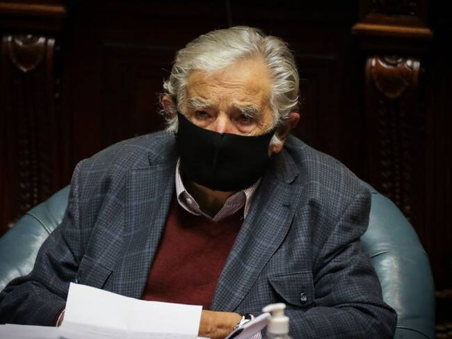 José Mujica renuncia al Senado: Amo la política, pero más amo la vida