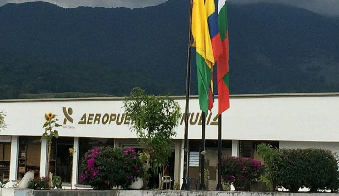 Vuelos por el aeropuerto La Nubia
