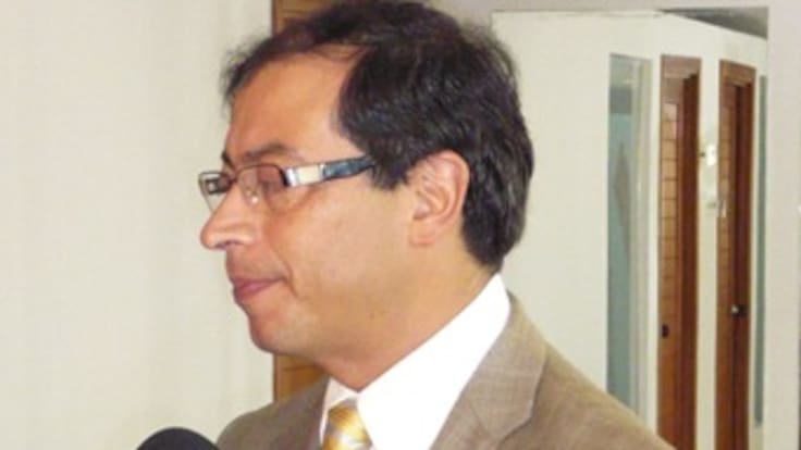 Uribe y Chávez quieren acabar con la izquierda colombiana: Petro