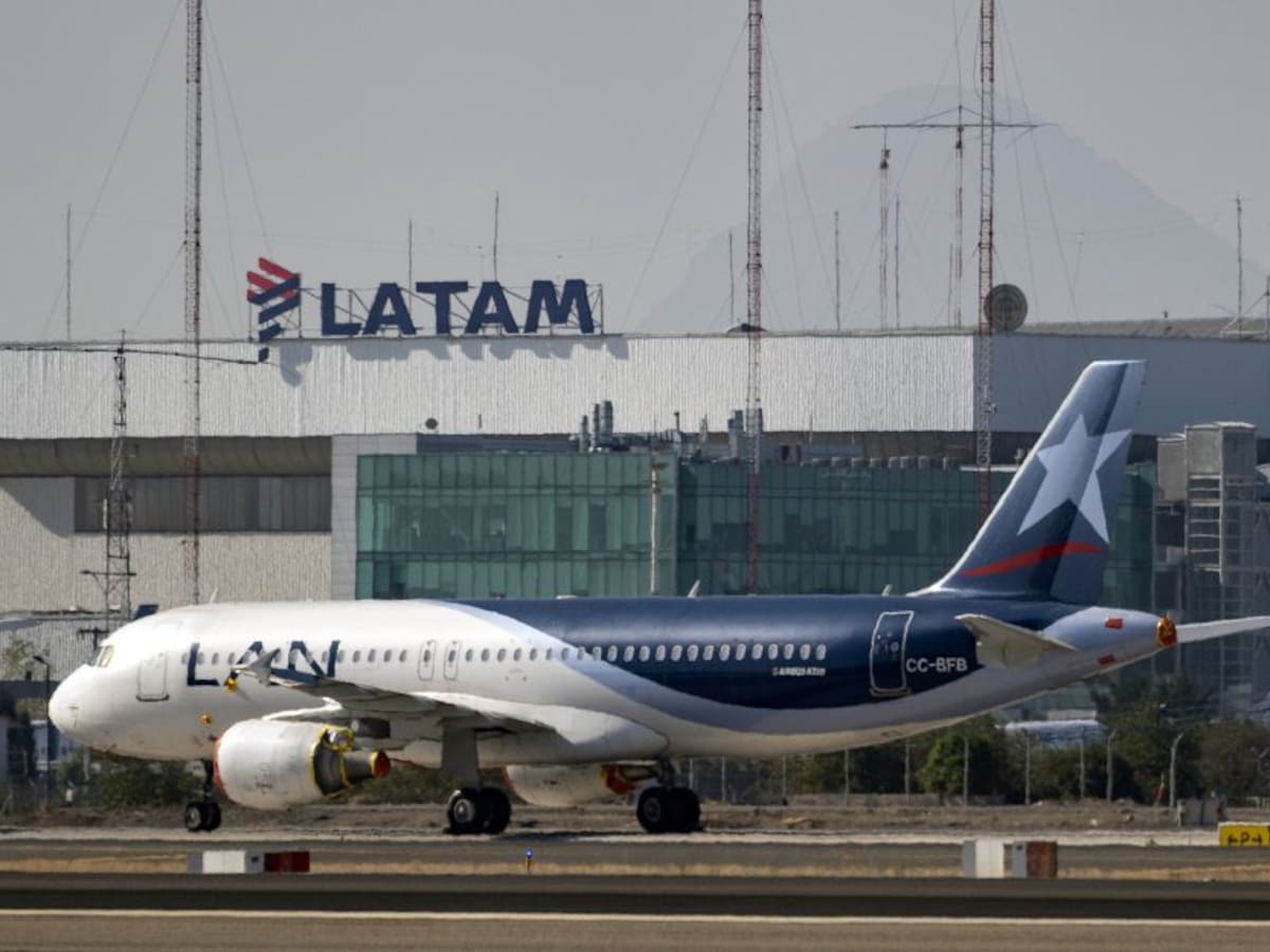 Latam suspende contratos de trabajadores en Colombia