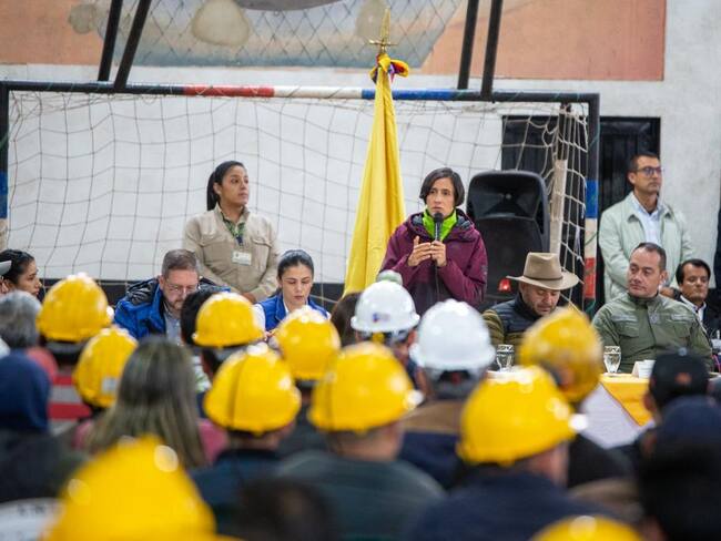 Ministra del Medio Ambiente, Susana Muhamad adelanta mesa diálogo en Socha / Cortesía: MinAmbiente.