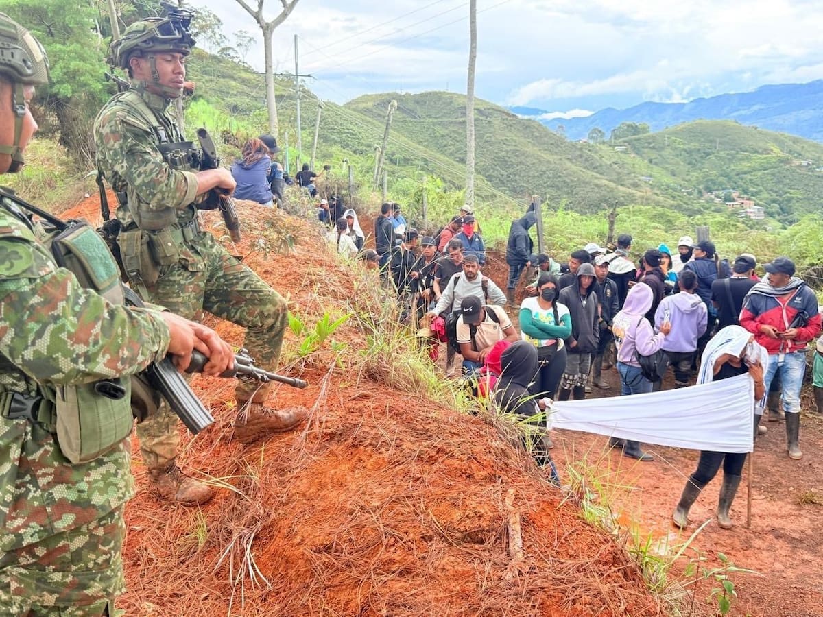 Protesta de habitantes afecta operaciones del Ejército en zona rural de Jamundí