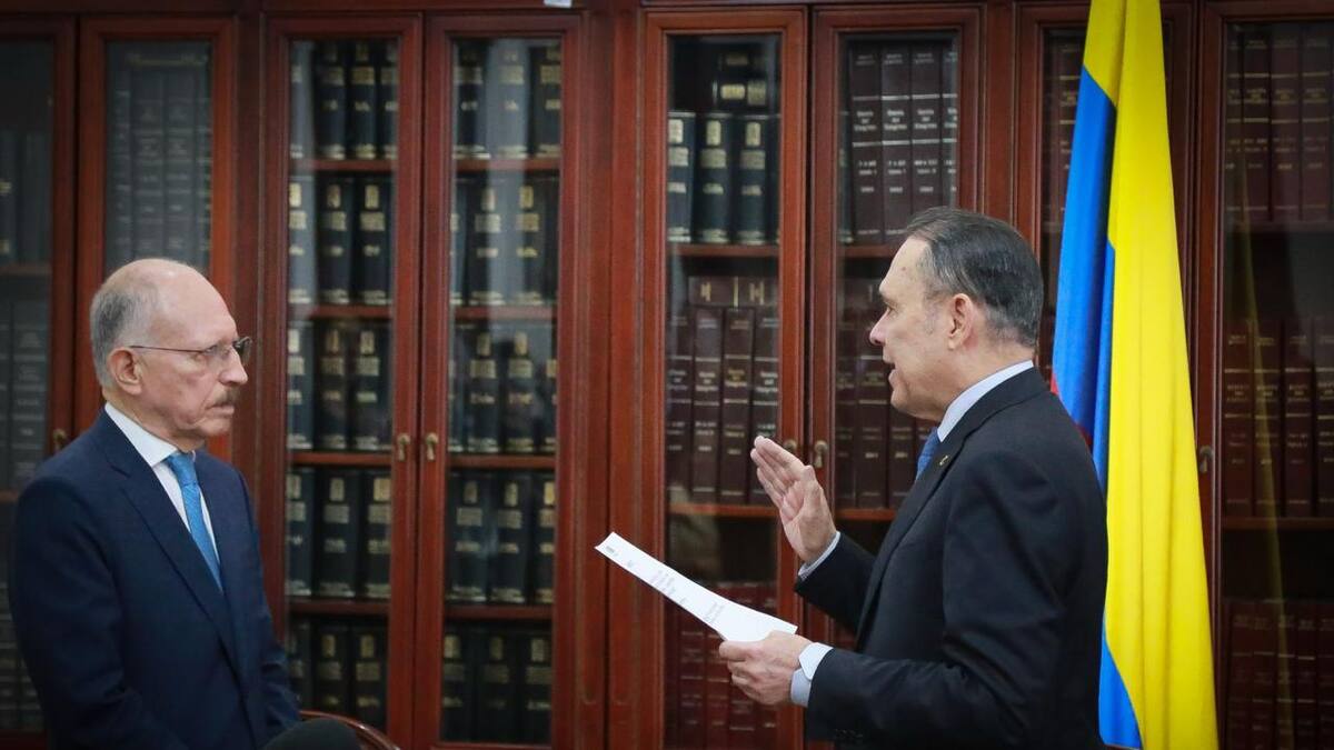 Temístocles Ortega se posesionó como senador de Cambio Radical: ¿apoyará las reformas del Gobierno?