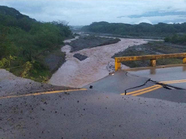 Afectaciones en el puente Tonusco en Santa Fe de Antioquia. Foto: Gobernación de Antioquia.