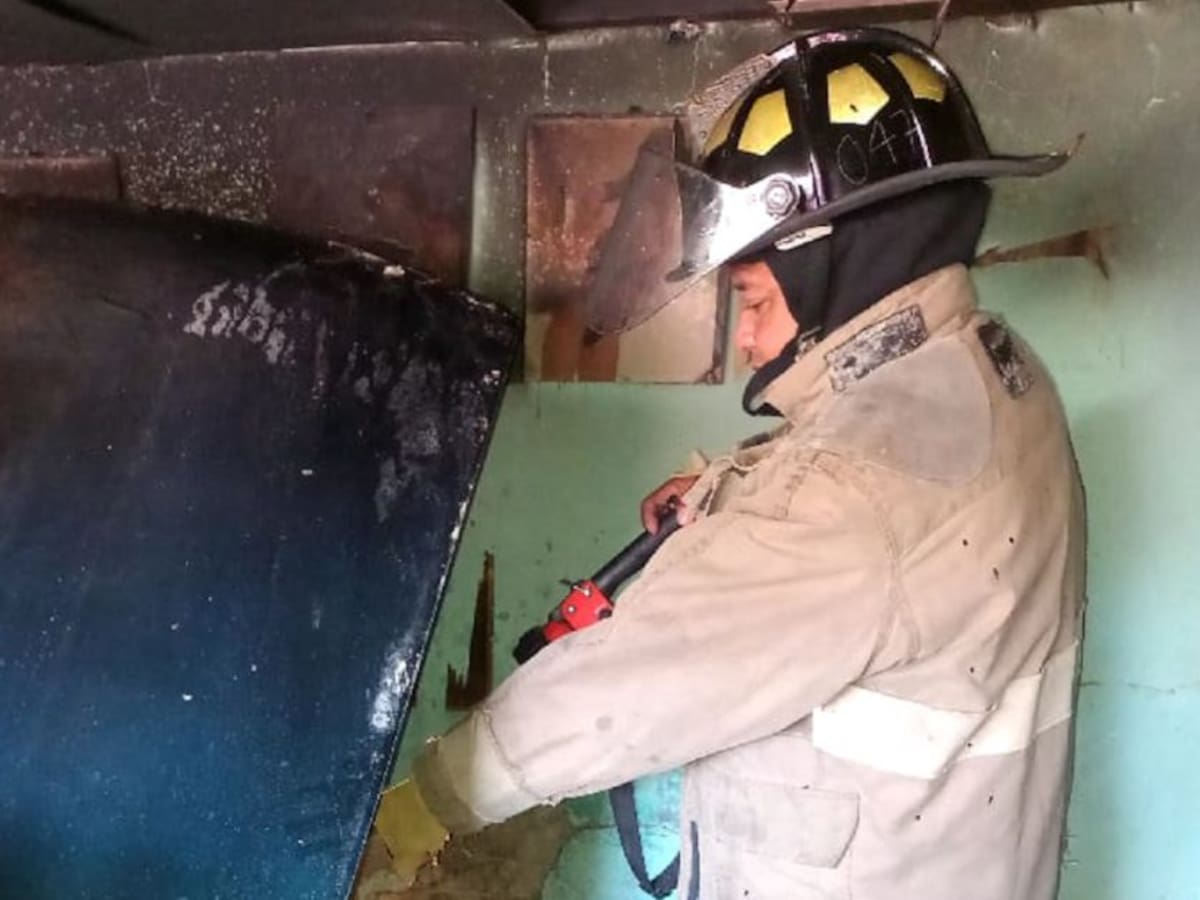 Bomberos atendieron incendio de un vehículo en Cartagena