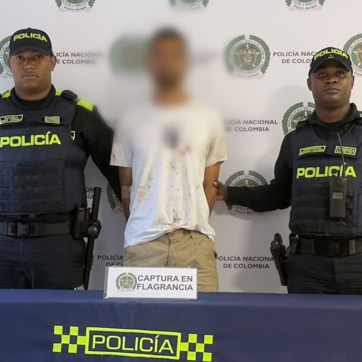 Policía evitó linchamiento de un hombre señalado de asesinar a un perro en Medellín