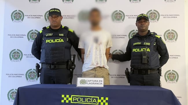 Capturado por presuntamente causaele la murte a su mascota con un arma cortopunzante en Medellín- foto Policía Metropolitana.