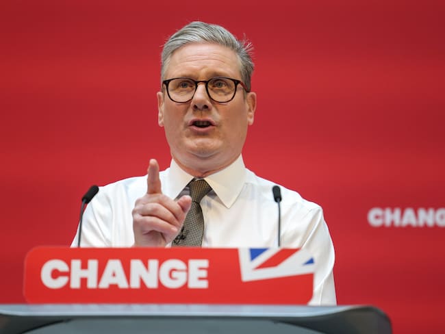 Partido Laborista puso fin a 14 años de gobierno Conservador en Reino Unido