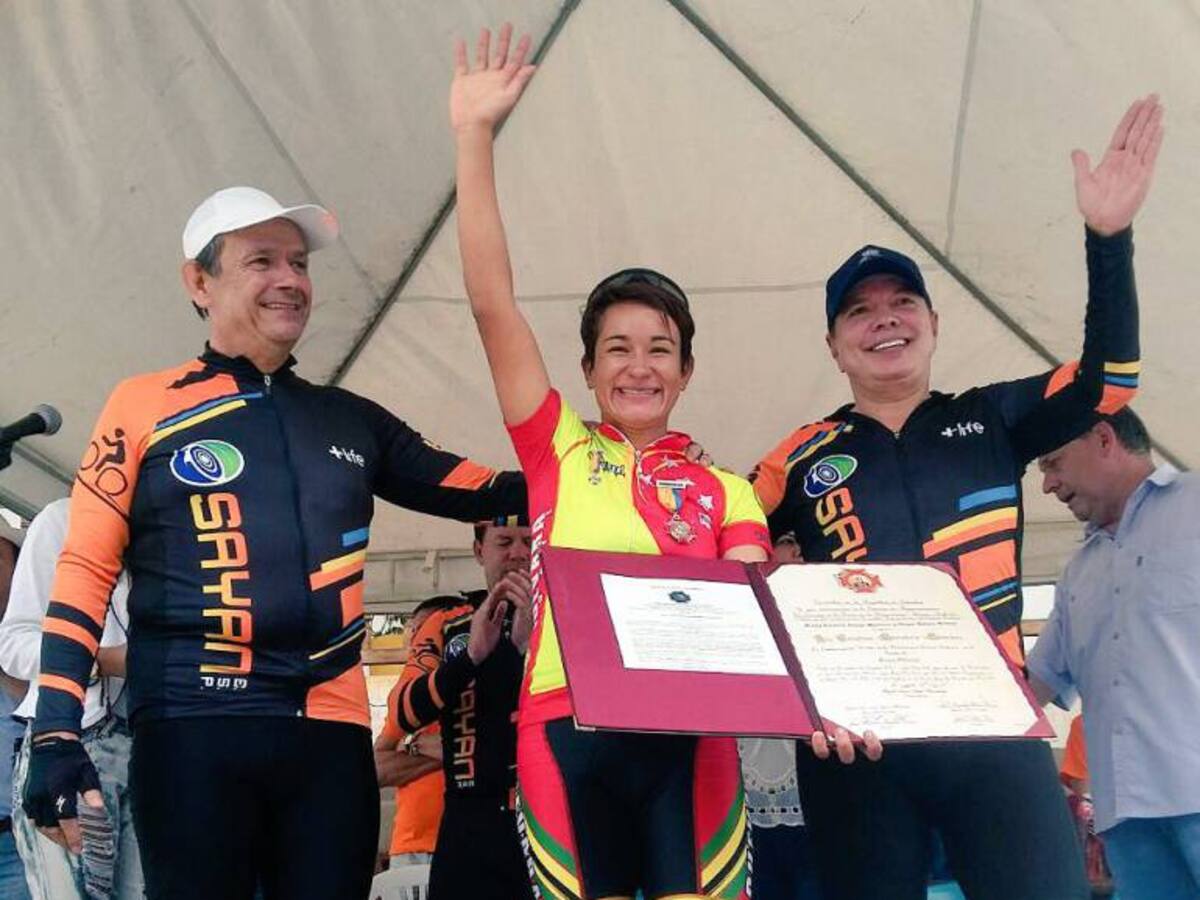 Ahora el representante Fredy Anaya patrocina ciclopaseos