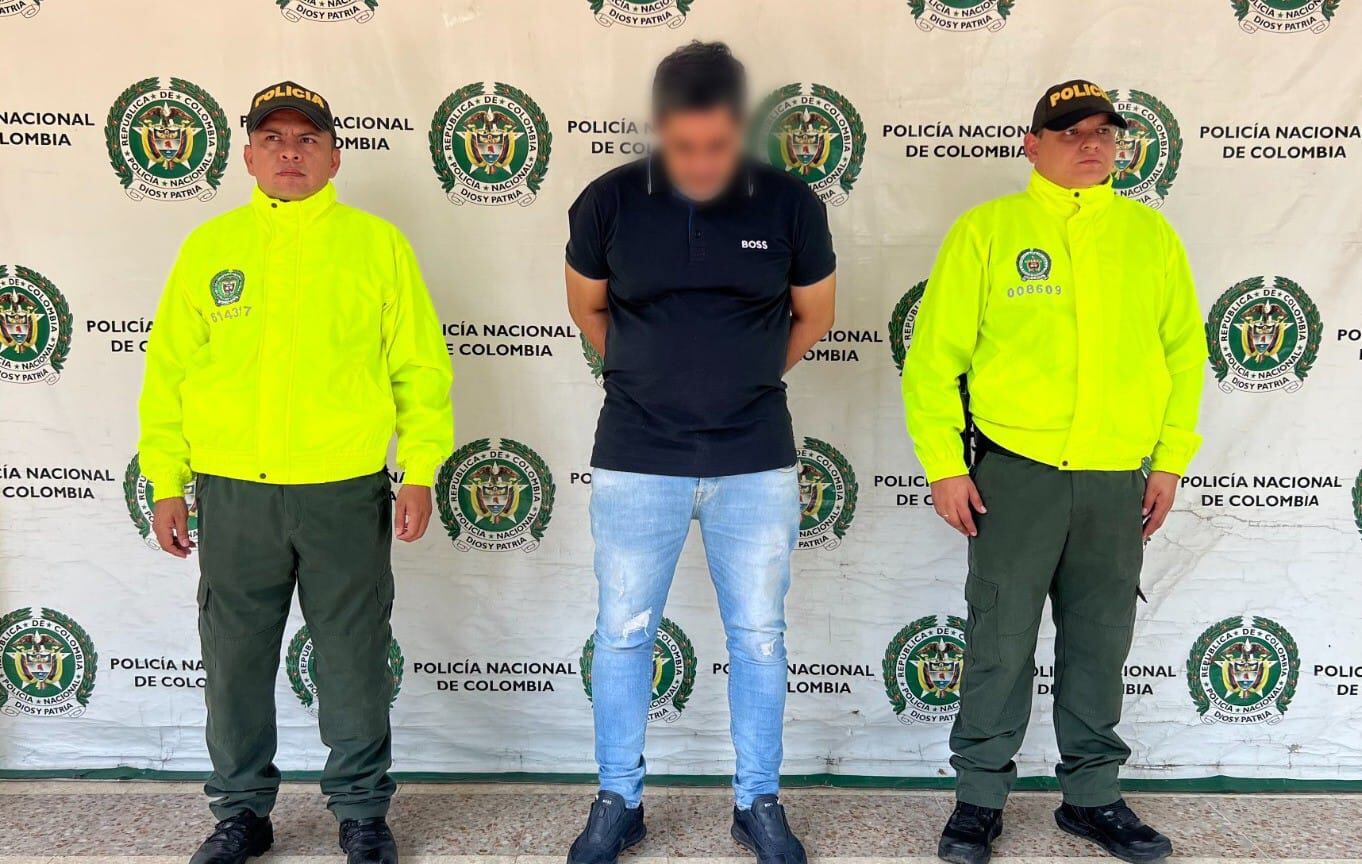 Fue presentado ante un juez de control de garantías, quien determinó cobijarlo con medida de aseguramiento en establecimiento carcelario.