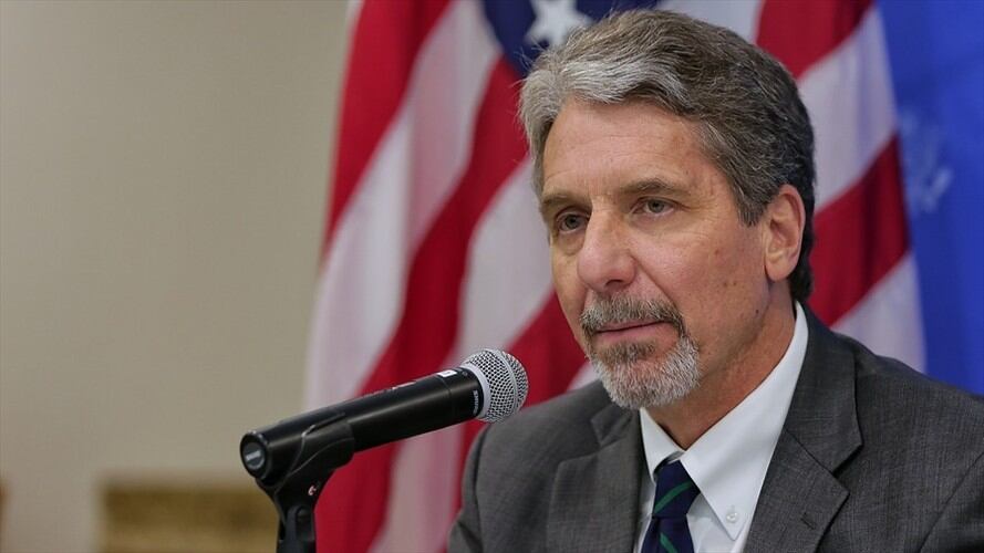 Kevin Whitaker dice que la naturaleza de los colombianos y los venezolanos, la cultura política y la historia en los dos países es muy distinta. Foto: Colprensa