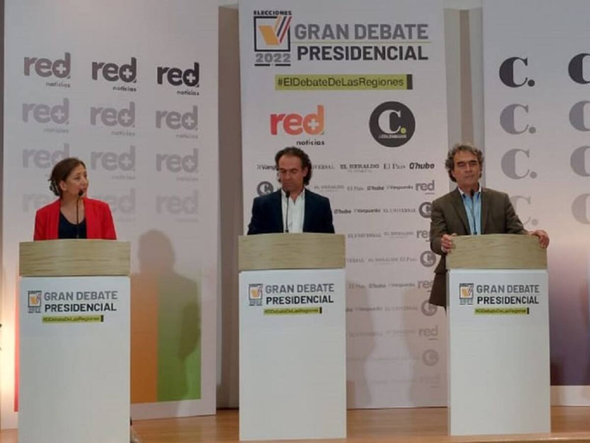 A Petro le dio miedo venir al debate de Medellín: candidatos
