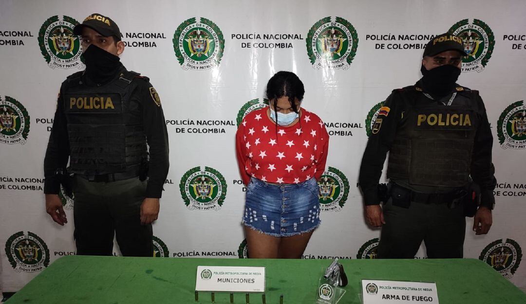 Como alias  "Johanna" fue identificada la mujer, habitantes de la comuna seis que portaba arma de fuego sin su respectivo salvoconducto.
