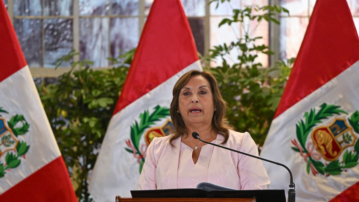 Avanzan las firmas y votaciones para destituir del cargo a la presidenta de Perú