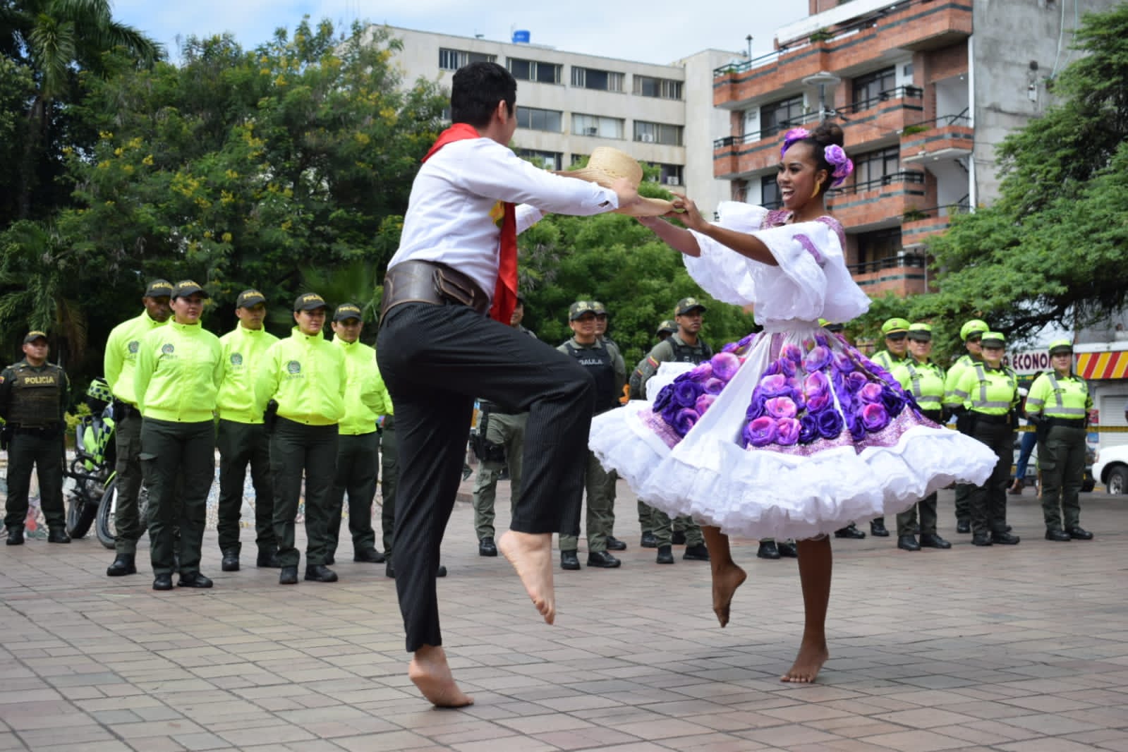 En el marco del lanzamiento del dispositivo de seguridad, se puso en marcha la “Patrulla Sanpedrina” que estará conformada por 10 policías de Inteligencia, Policía Judicial, Gaula, Protección y una patrulla del cuadrante que estarán priorizando los sectores identificados y donde el año pasado para San Pedro