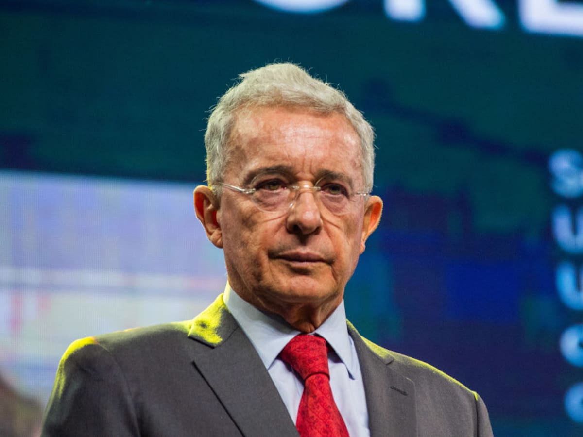 Hijo de magistrado ponente en casación de Uribe trabaja para procurador que favoreció a Uribe Vélez